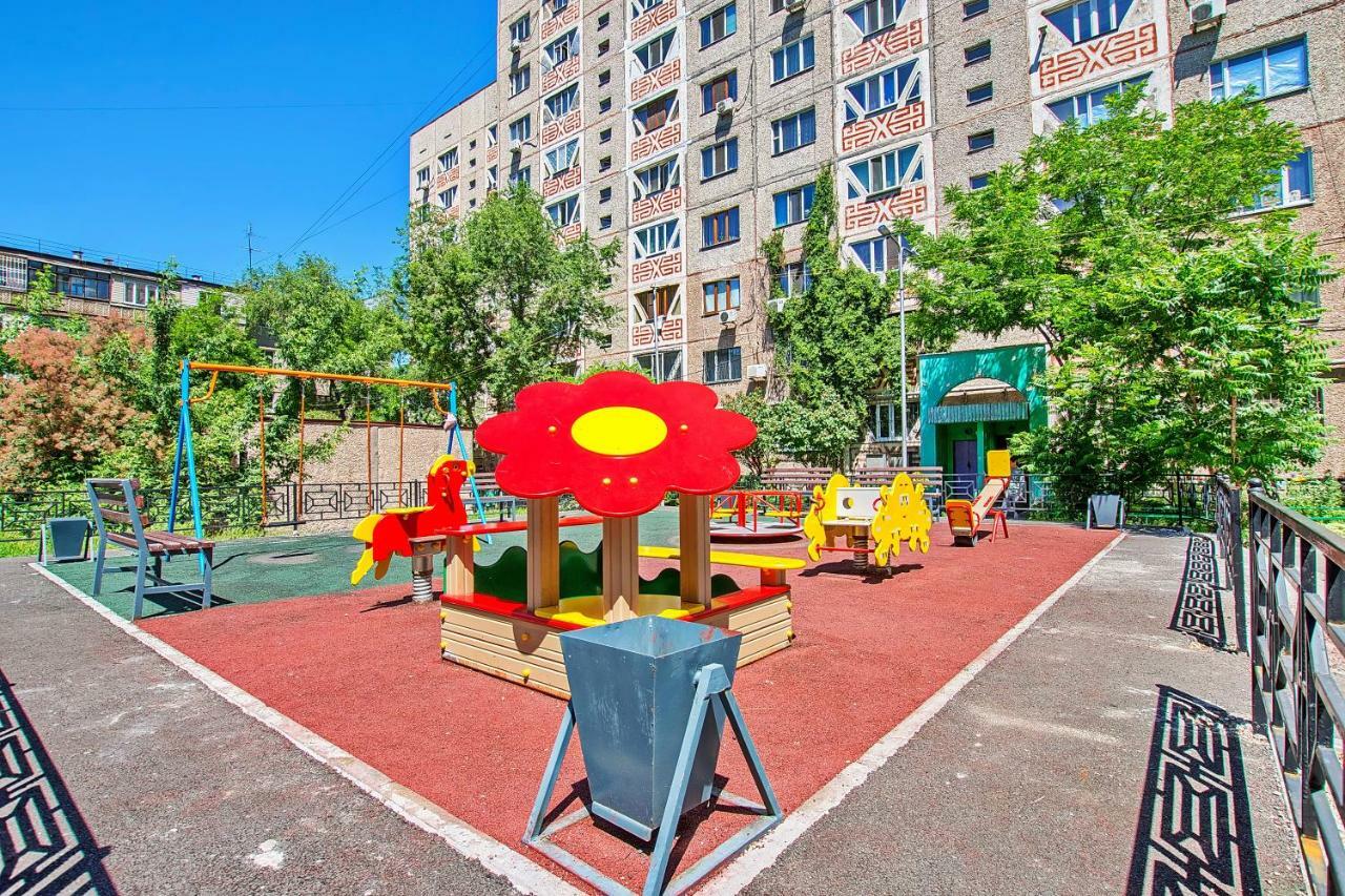 Cozy Apartment On Rozybakiev 145. Atakent Almaty Exterior photo